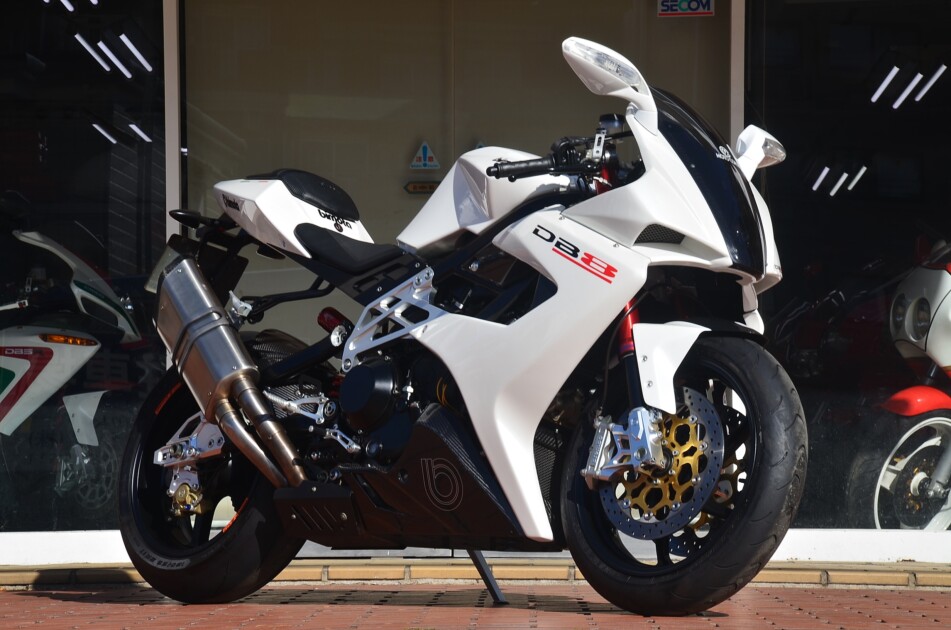 ドゥカティ中古車販売及びメンテナンスの神奈川県『volto』