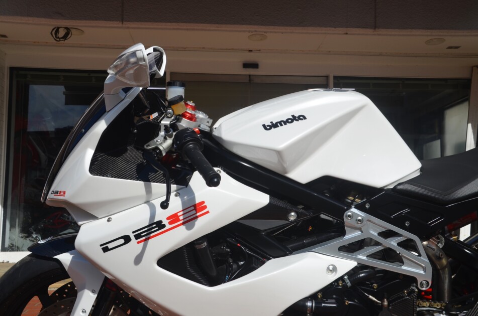 ドゥカティ中古車販売及びメンテナンスの神奈川県『volto』