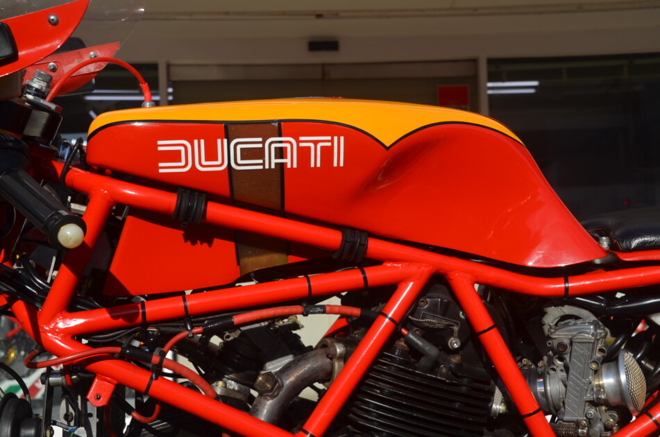 ドゥカティ中古車販売及びメンテナンスの神奈川県『volto』