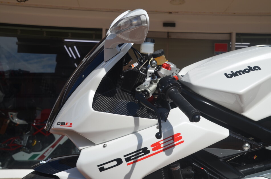 ドゥカティ中古車販売及びメンテナンスの神奈川県『volto』