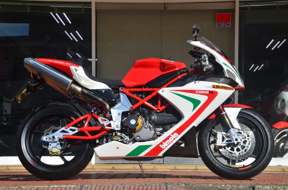 ドゥカティ中古車販売及びメンテナンスの神奈川県『volto』