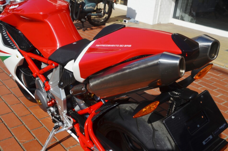 ドゥカティ中古車販売及びメンテナンスの神奈川県『volto』