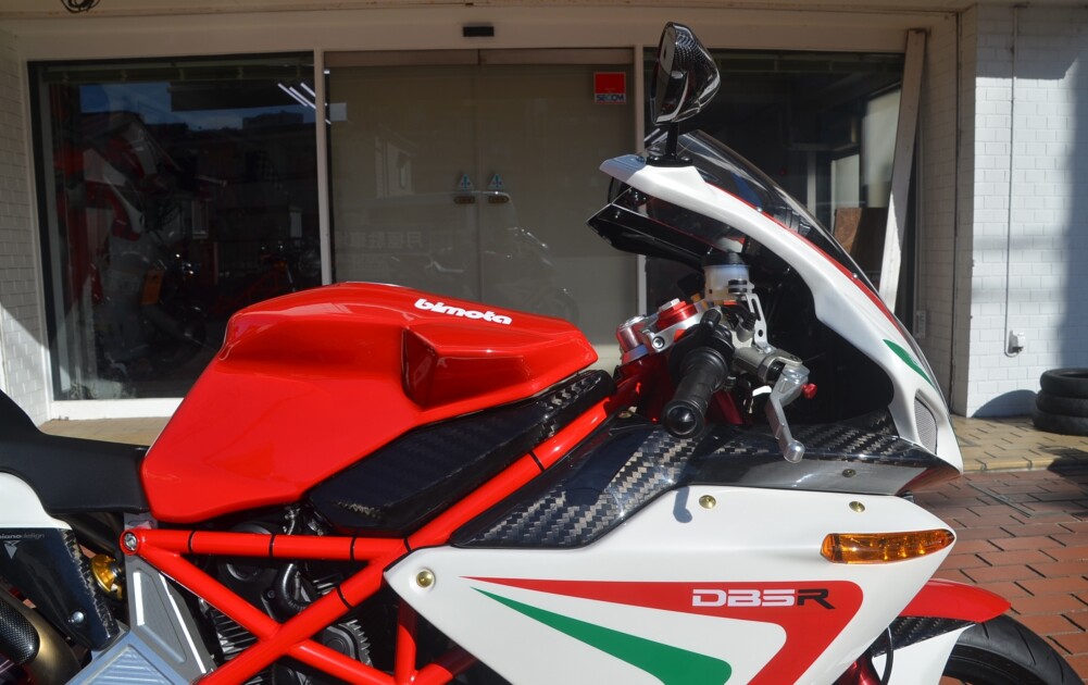 ドゥカティ中古車販売及びメンテナンスの神奈川県『volto』