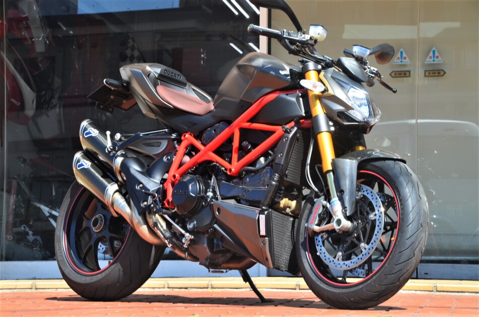 FOR SALE！】Ducati ストリートファイターS 上質な大人のドゥカティ volto販売車両