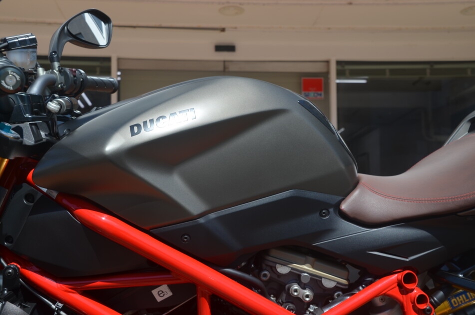 ドゥカティ中古車販売及びメンテナンスの神奈川県『volto』